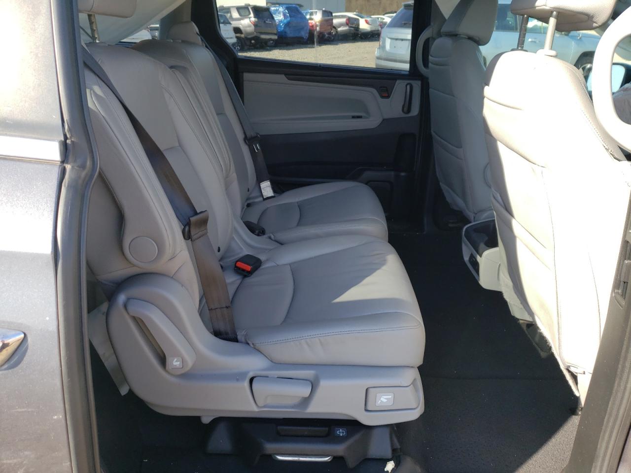 Photo 6 from auction – 2018 HONDA ODYSSEY EX with VIN 5FNRL6H75JB082006