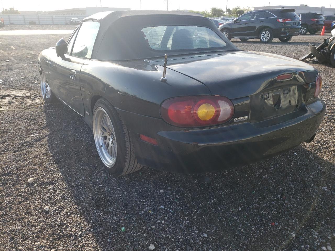 Photo 3 from auction – 1999 MAZDA MX-5 MIATA with VIN JM1NB3537X0119422