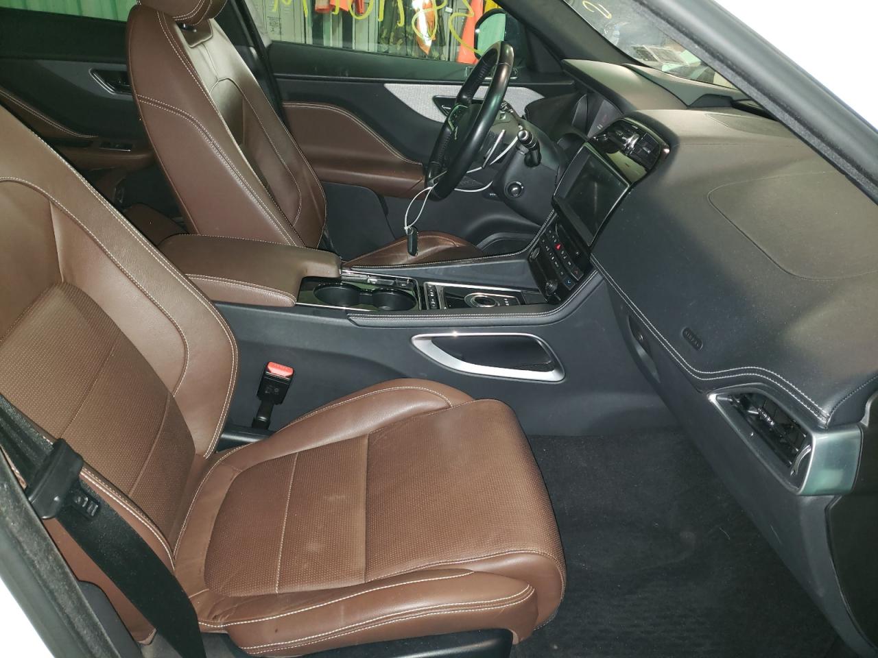 Photo 5 from auction – 2017 JAGUAR F-PACE S with VIN SADCM2BV5HA899048