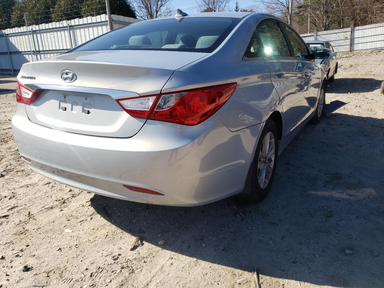 Photo 4 from auction – 2013 HYUNDAI SONATA GLS with VIN 5NPEB4AC4DH520856