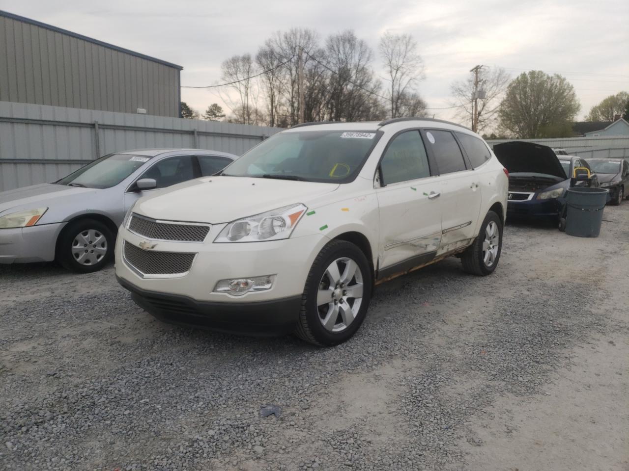 Photo 2 from auction – 2011 CHEVROLET TRAVERSE L with VIN 1GNKRLED2BJ127915
