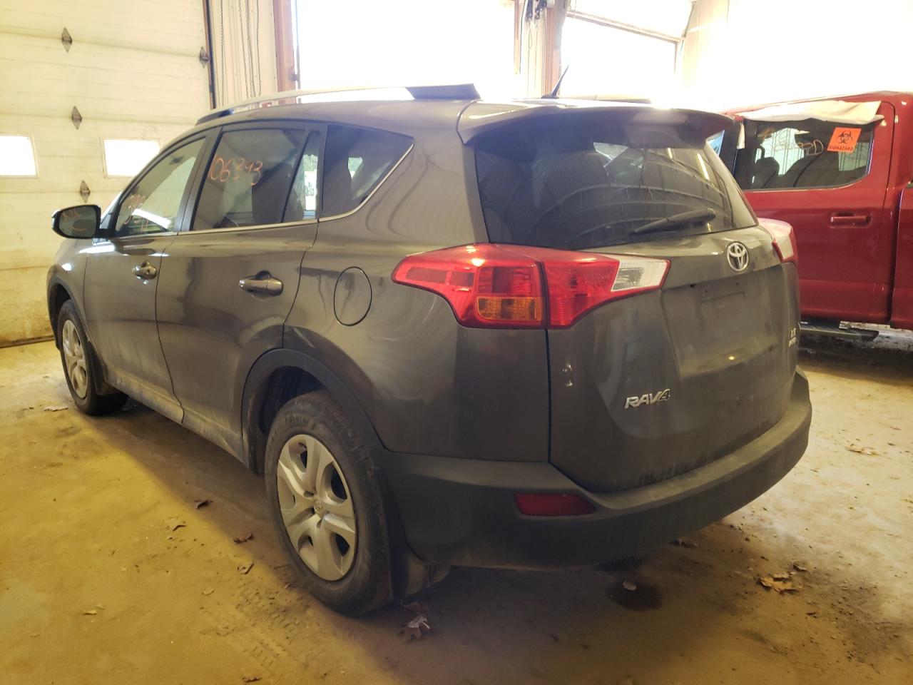 Photo 3 from auction – 2015 TOYOTA RAV4 LE with VIN 2T3BFREV6FW339625