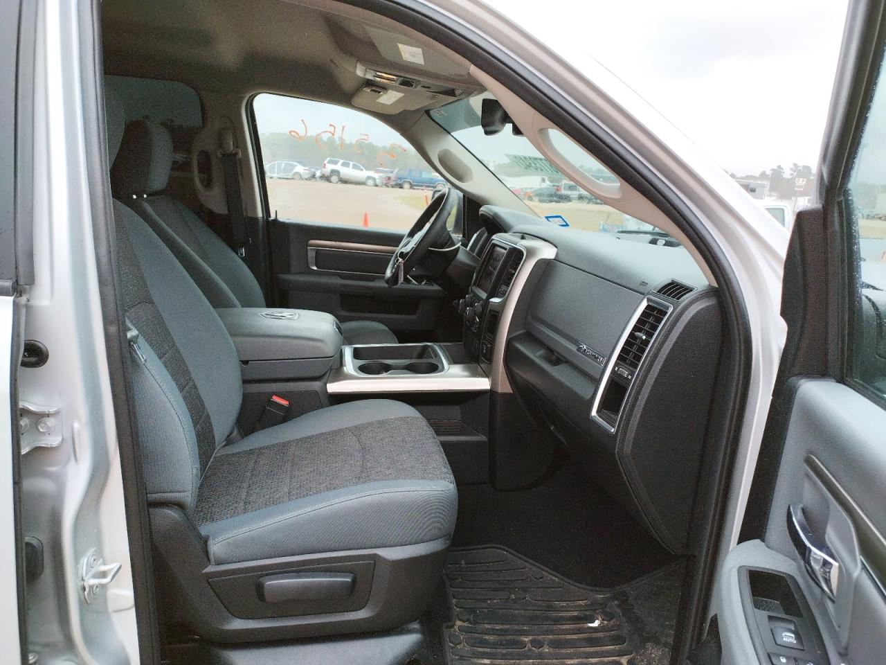 Photo 5 from auction – 2018 RAM 1500 SLT with VIN 3C6RR6LT8JG210159