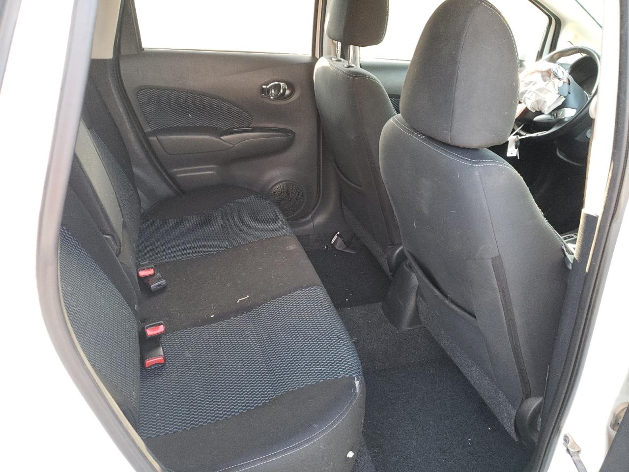 Photo 6 from auction – 2015 NISSAN VERSA NOTE with VIN 3N1CE2CP9FL433642