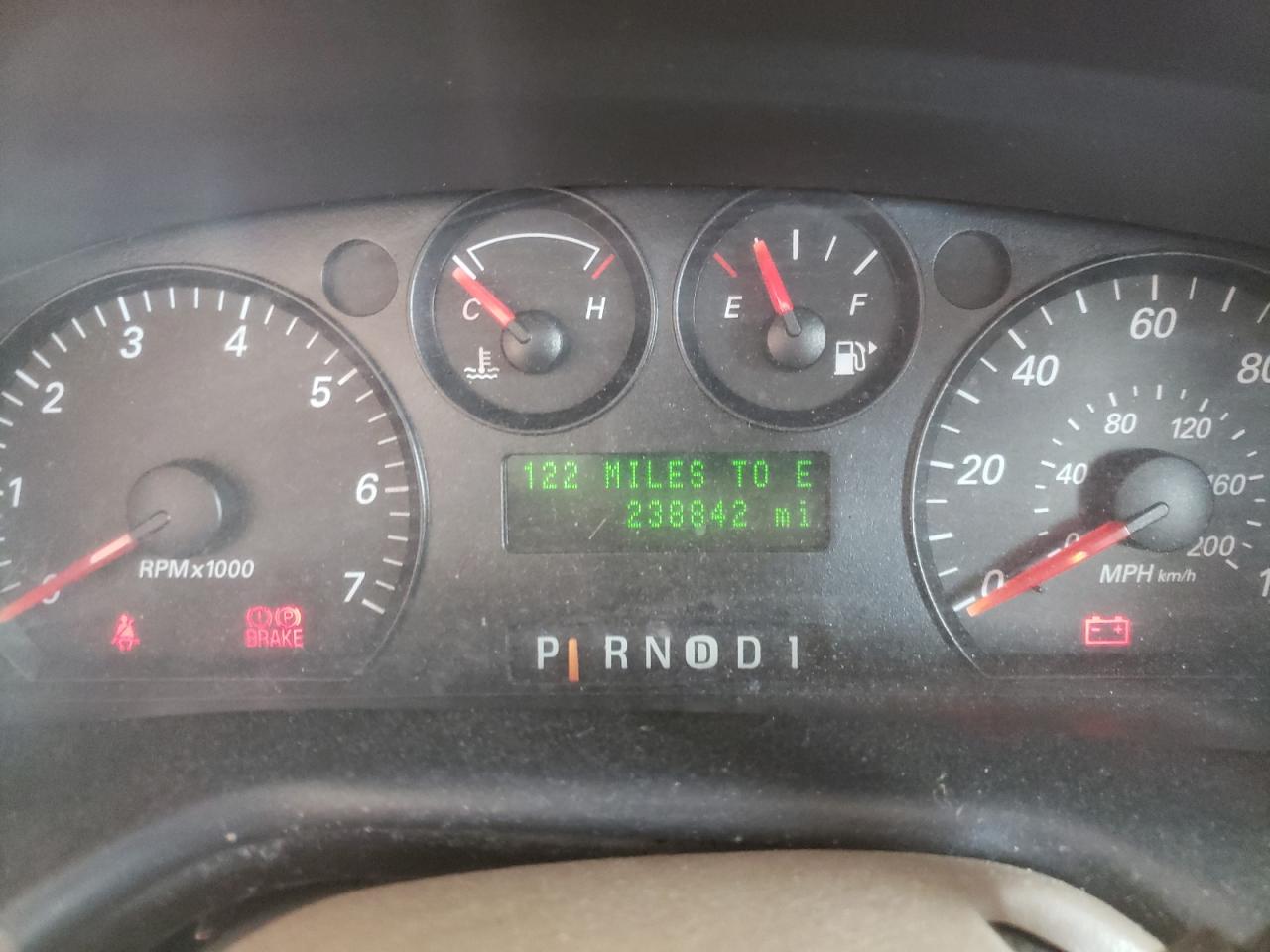 Photo 8 from auction – 2004 FORD TAURUS SES with VIN 1FAFP55S34A209588