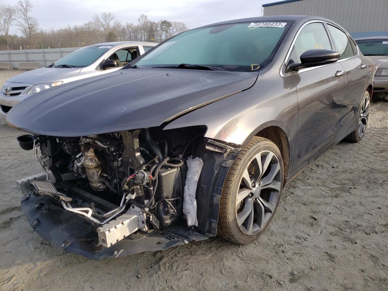 Photo 2 from auction – 2015 CHRYSLER 200 C with VIN 1C3CCCCG3FN519820