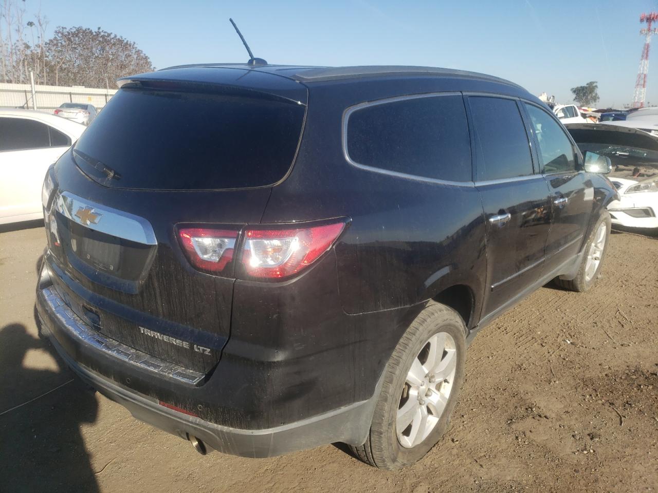 Photo 4 from auction – 2014 CHEVROLET TRAVERSE L with VIN 1GNKRJKD7EJ113585