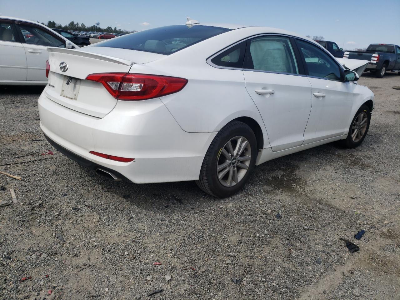 Photo 4 from auction – 2017 HYUNDAI SONATA SE with VIN 5NPE24AF0HH467797