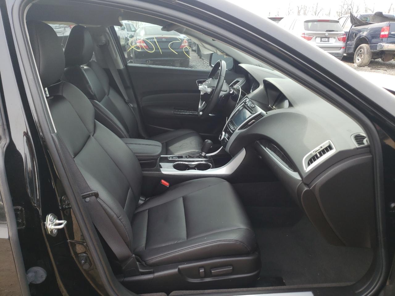 Photo 5 from auction – 2019 ACURA TLX with VIN 19UUB1F35KA000125