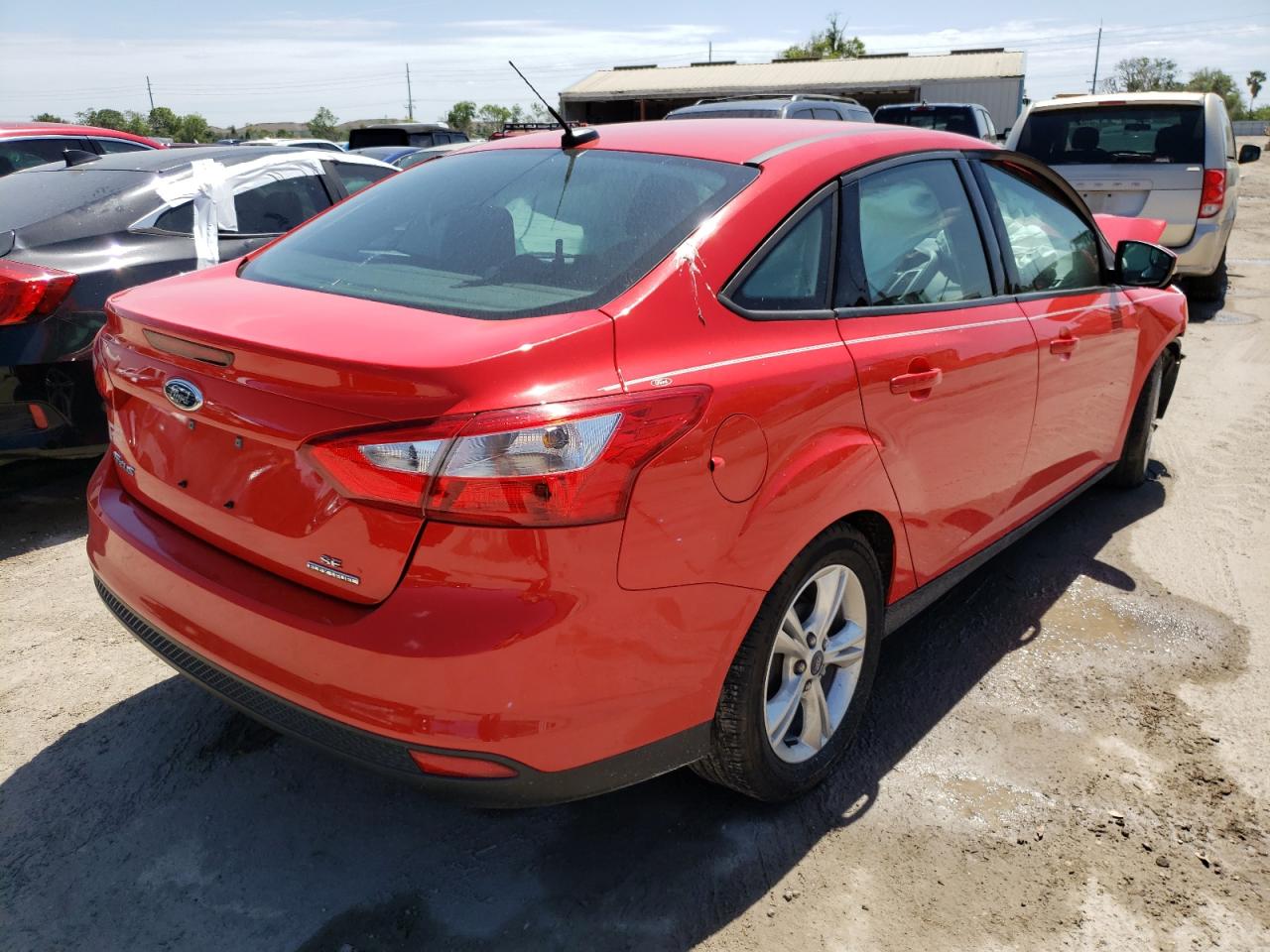 Photo 4 from auction – 2014 FORD FOCUS SE with VIN 1FADP3F26EL160094