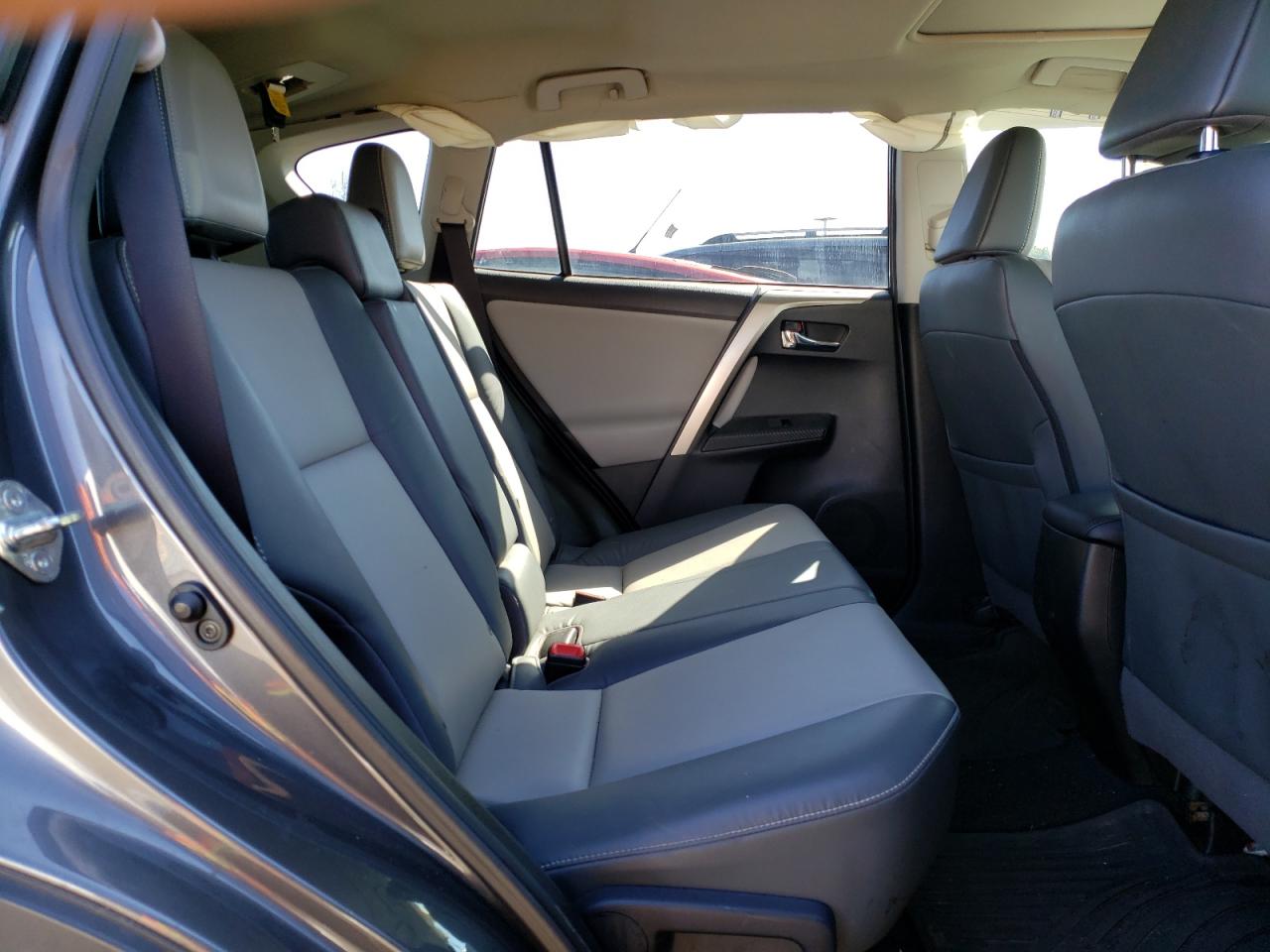 Photo 6 from auction – 2015 TOYOTA RAV4 LIMIT with VIN 2T3DFREV3FW370694