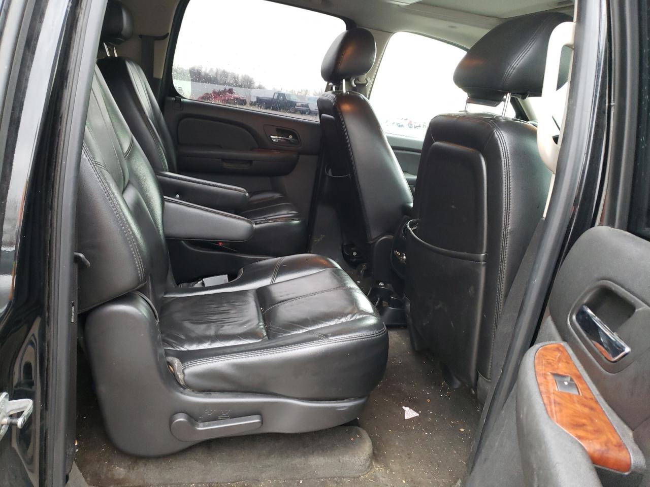 Photo 6 from auction – 2007 CHEVROLET SUBURBAN K with VIN 3GNFK16377G104588