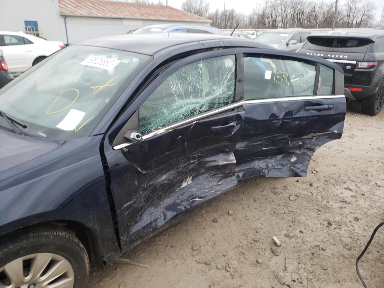 Photo 9 from auction – 2014 CHRYSLER 200 LX with VIN 1C3CCBAB6EN230169