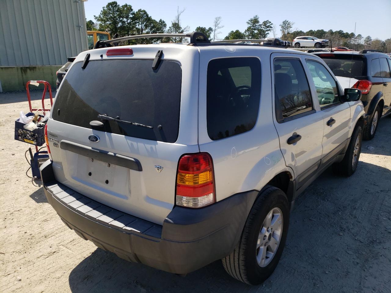 Photo 4 from auction – 2005 FORD ESCAPE XLT with VIN 1FMYU93175KD39118