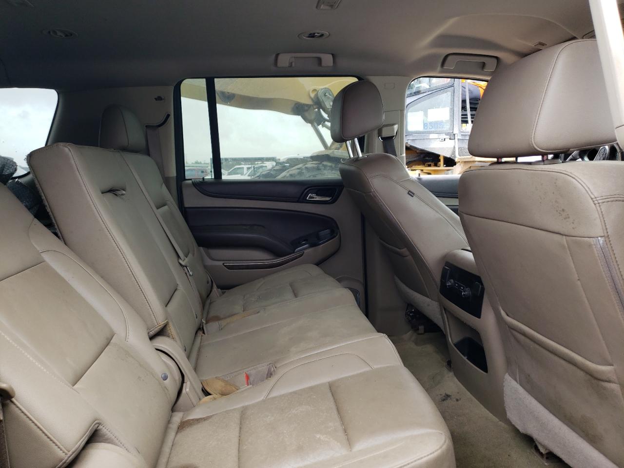 Photo 6 from auction – 2016 CHEVROLET SUBURBAN C with VIN 1GNSCHKC0GR466448