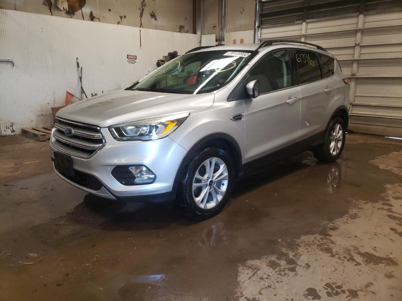 Photo 2 from auction – 2017 FORD ESCAPE SE with VIN 1FMCU0GD2HUA23483