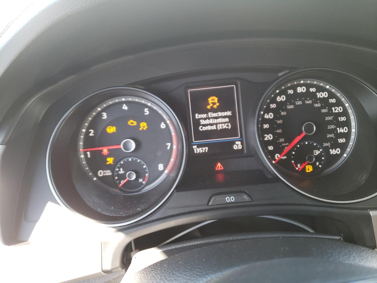 Photo 8 from auction – 2020 VOLKSWAGEN ATLAS CROS with VIN 1V21E2CA2LC212082