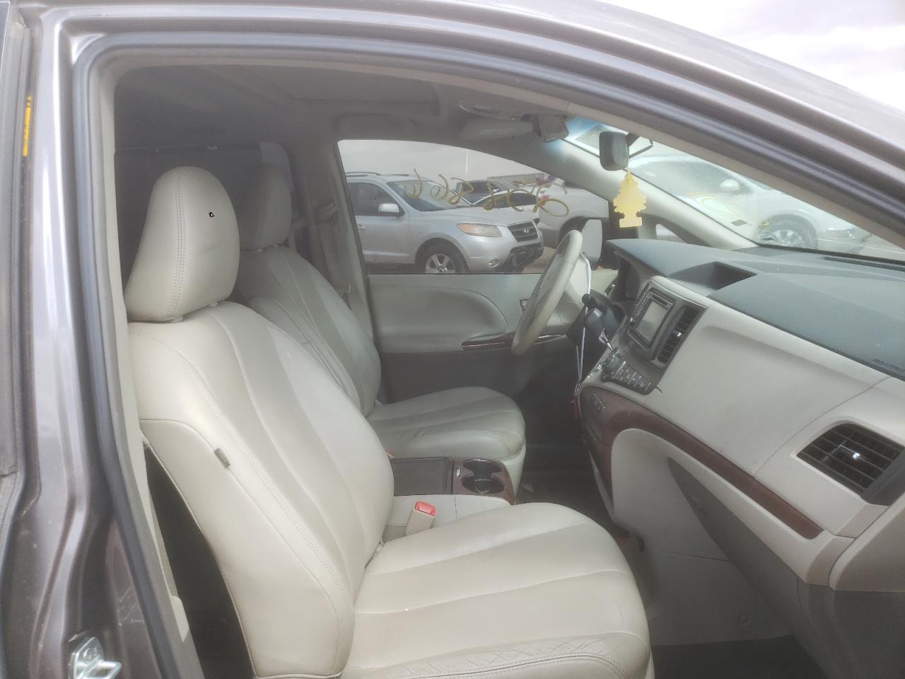 صورة رقم 18 من المزاد - 2013 TOYOTA SIENNA XLE مع VIN 5TDYK3DC8DS337716