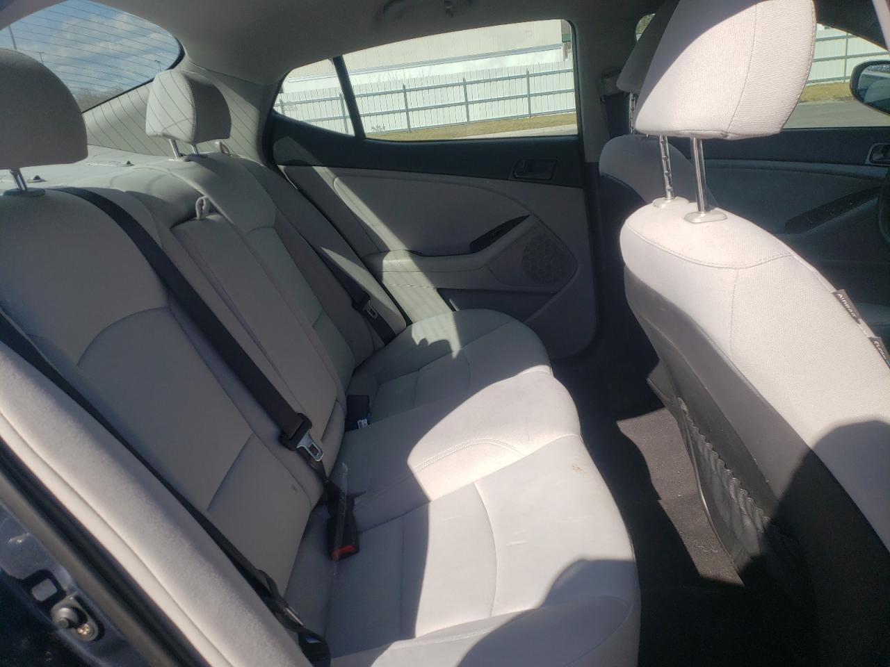 Photo 6 from auction – 2015 KIA OPTIMA LX with VIN KNAGM4A76F5593457