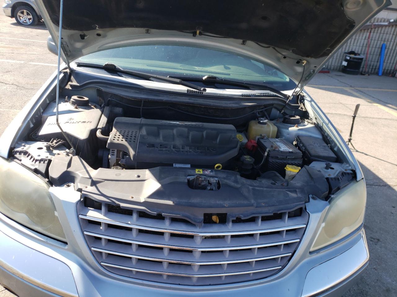 Photo 7 from auction – 2005 CHRYSLER PACIFICA with VIN 2C8GM68435R663040