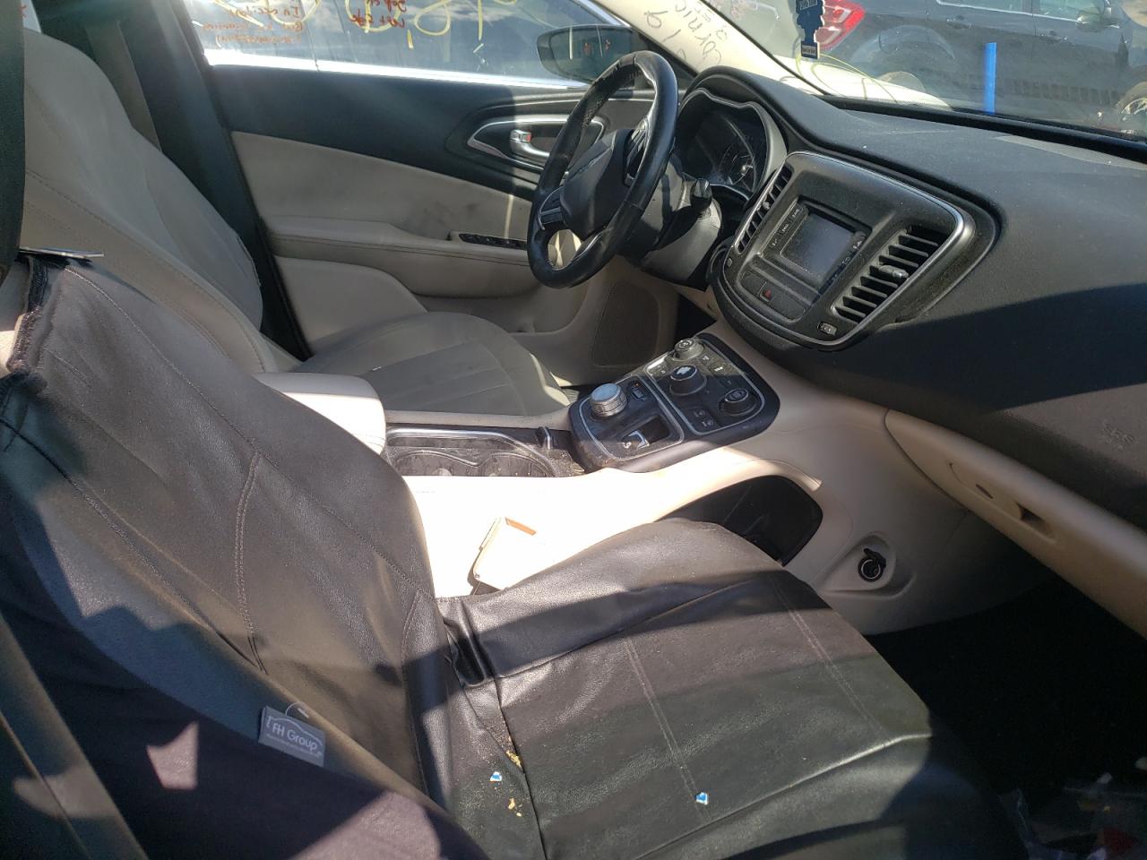 Photo 5 from auction – 2015 CHRYSLER 200 LIMITE with VIN 1C3CCCAB6FN725852