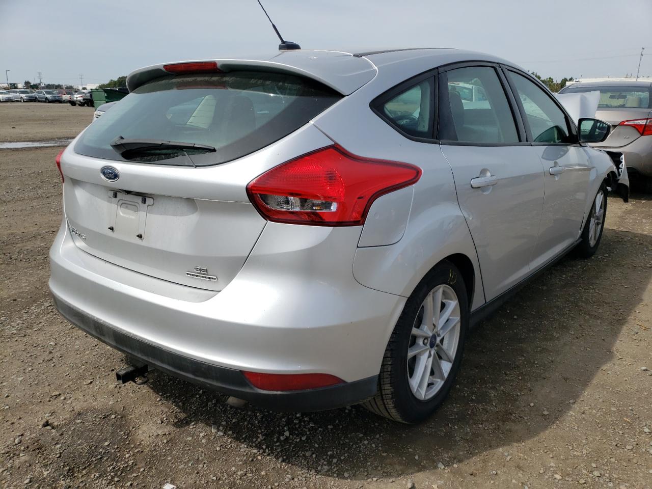 Photo 4 from auction – 2016 FORD FOCUS SE with VIN 1FADP3K27GL306639
