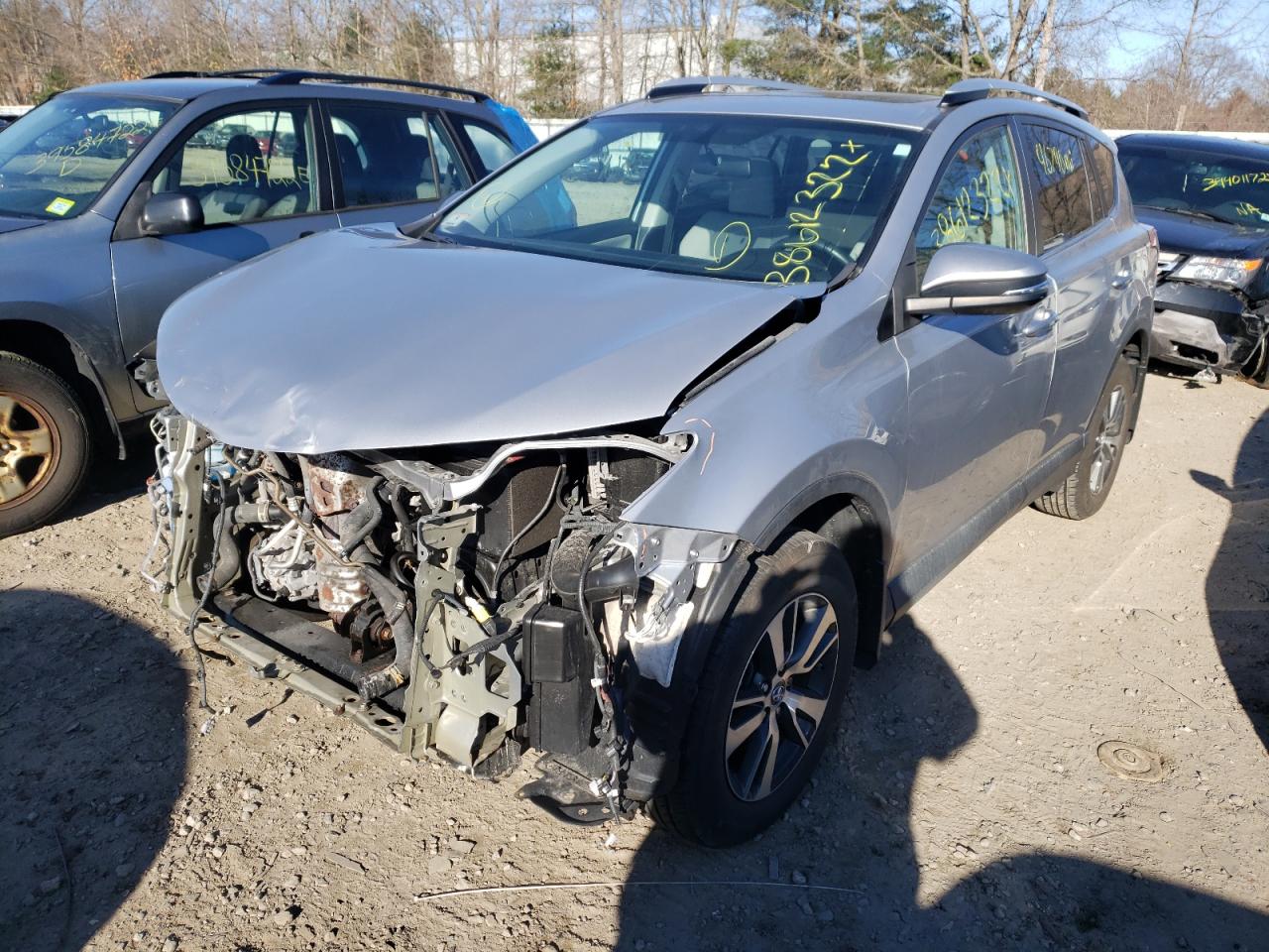 Photo 2 from auction – 2016 TOYOTA RAV4 XLE with VIN 2T3RFREV7GW482714