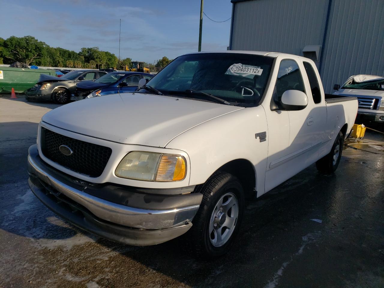 Photo 2 from auction – 2002 FORD F150 with VIN 2FTRX17W22CA08776