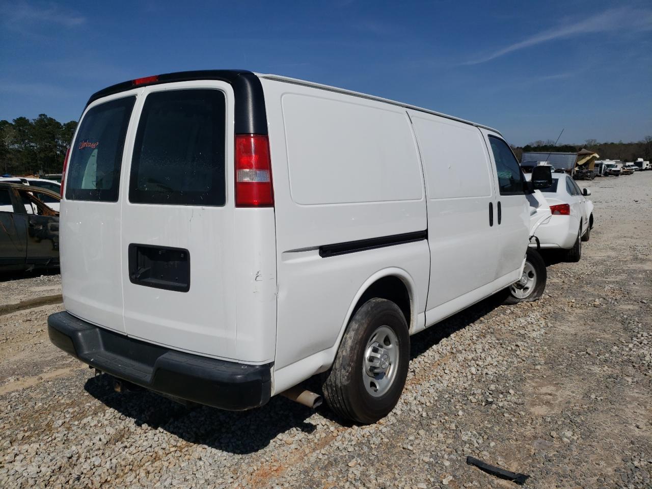 Photo 4 from auction – 2017 CHEVROLET EXPRESS G2 with VIN 1GCWGAFF3H1175470