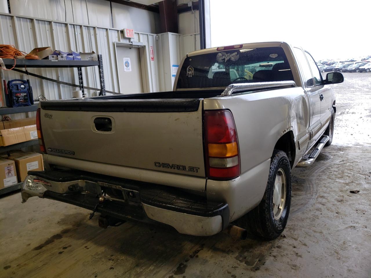 Photo 4 from auction – 2002 CHEVROLET SILVERADO with VIN 2GCEC19T521424622