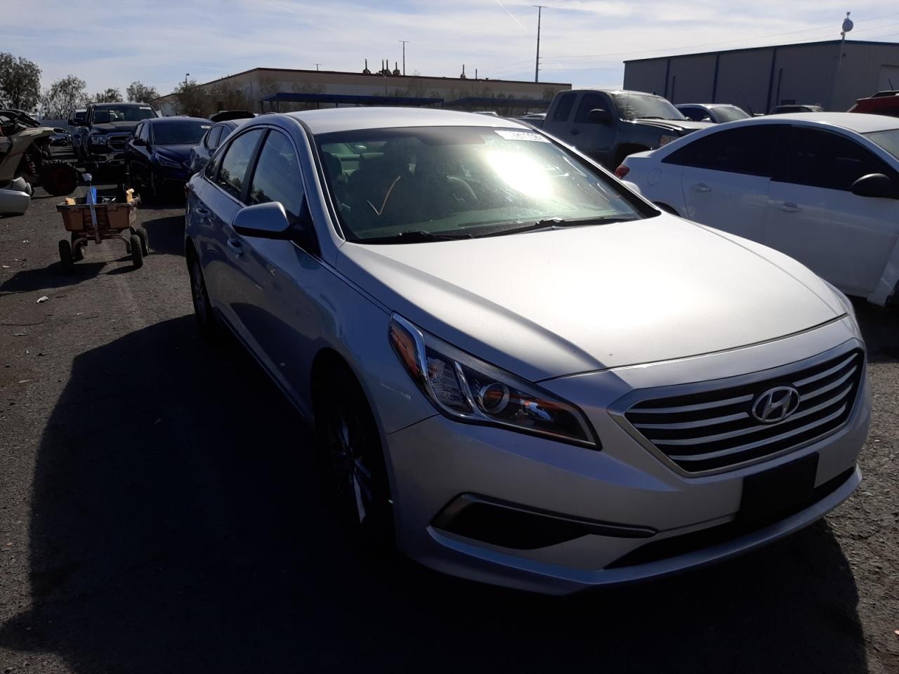 HYUNDAI SONATA SE 2017 with VIN 5NPE24AFXHH488091 - Photo from auction