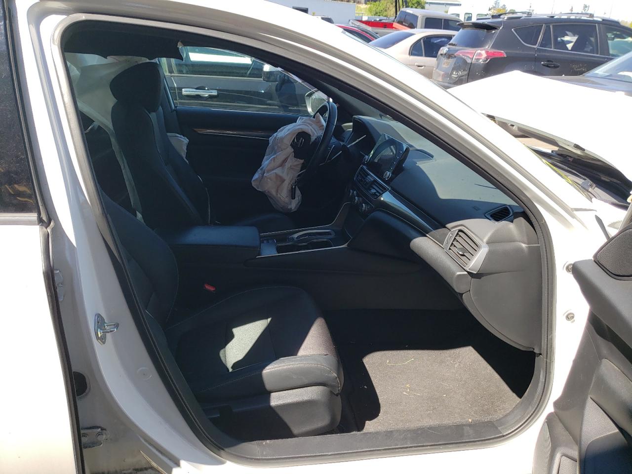 Photo 5 from auction – 2018 HONDA ACCORD SPO with VIN 1HGCV2F34JA045550