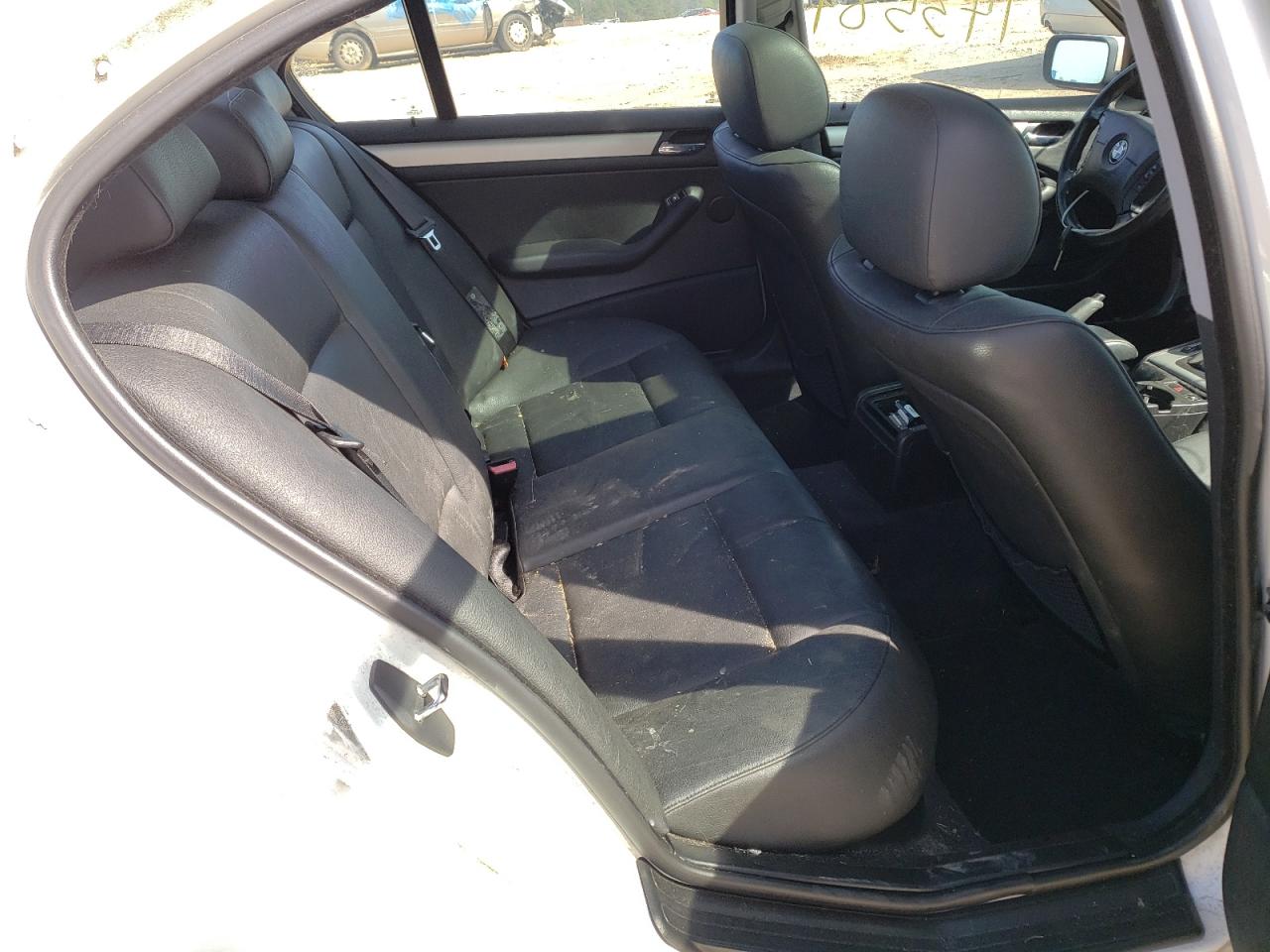 Photo 6 from auction – 2003 BMW 325 I with VIN WBAAZ33493KP81679