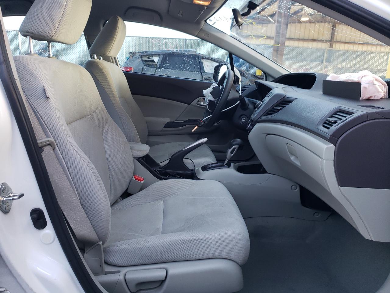 Photo 5 from auction – 2012 HONDA CIVIC LX with VIN 19XFB2F55CE008108