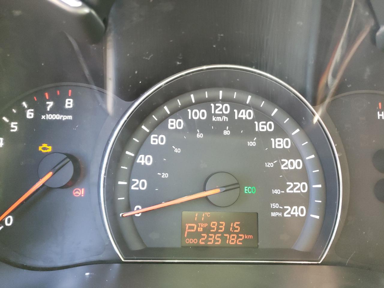 Photo 8 from auction – 2014 KIA SORENTO EX with VIN 5XYKUDA72EG484805