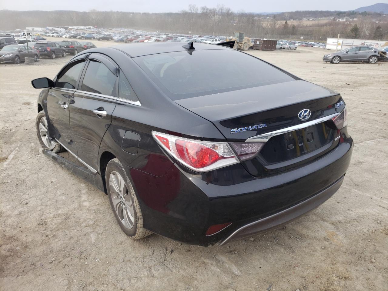 Photo 3 from auction – 2013 HYUNDAI SONATA HYB with VIN KMHEC4A40DA101122