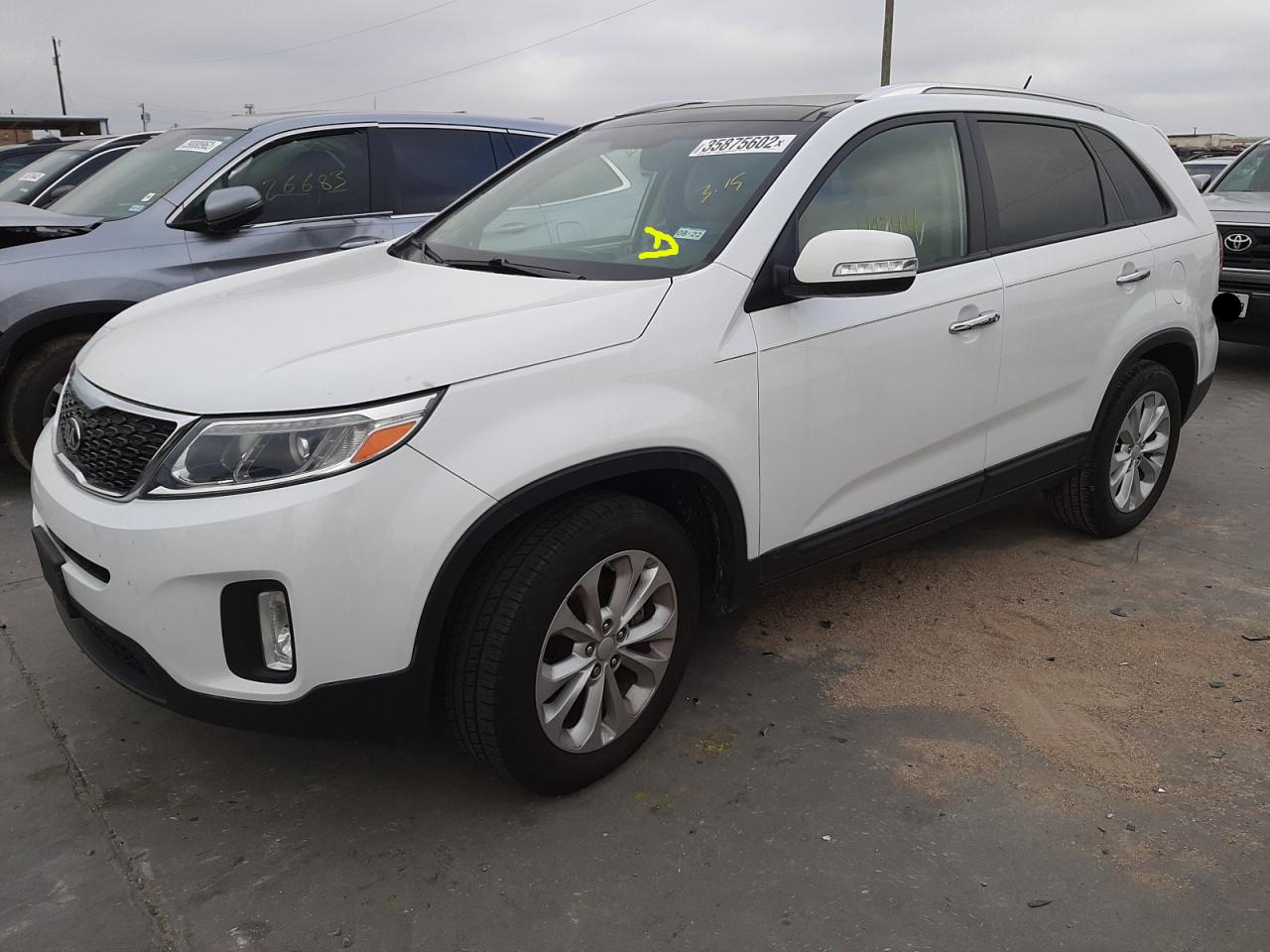 Photo 2 from auction – 2015 KIA SORENTO EX with VIN 5XYKU4A73FG642246