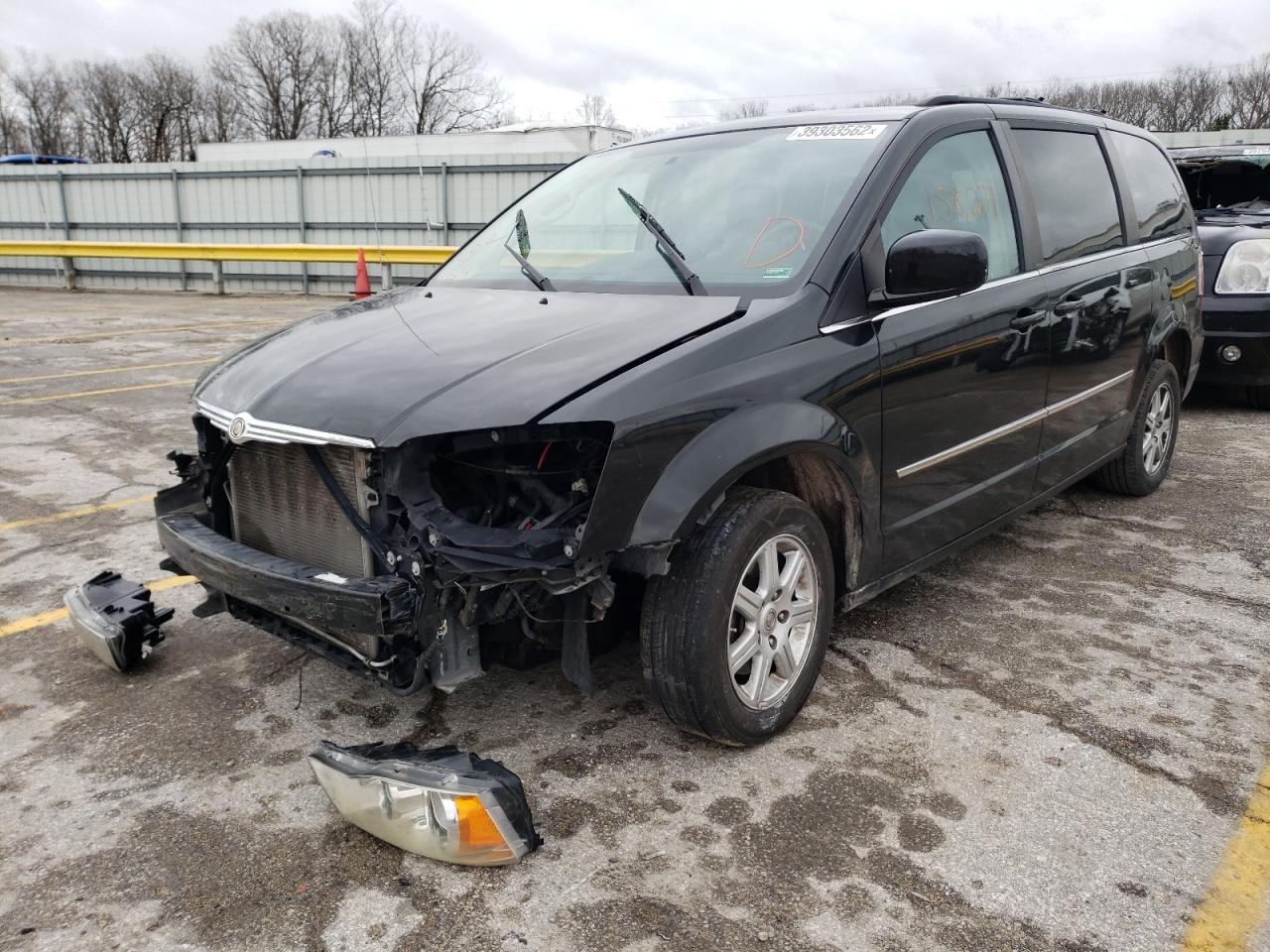 Photo 2 from auction – 2010 CHRYSLER TOWN & COU with VIN 2A4RR8DX6AR456587
