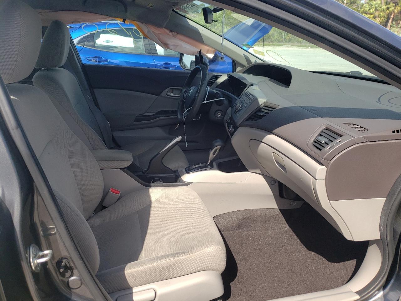 Photo 5 from auction – 2012 HONDA CIVIC HF with VIN 2HGFB2F69CH553131