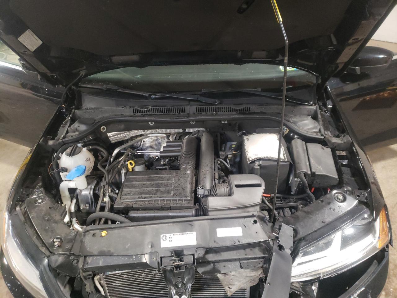 Photo 7 from auction – 2017 VOLKSWAGEN JETTA S with VIN 3VW2B7AJ6HM328659
