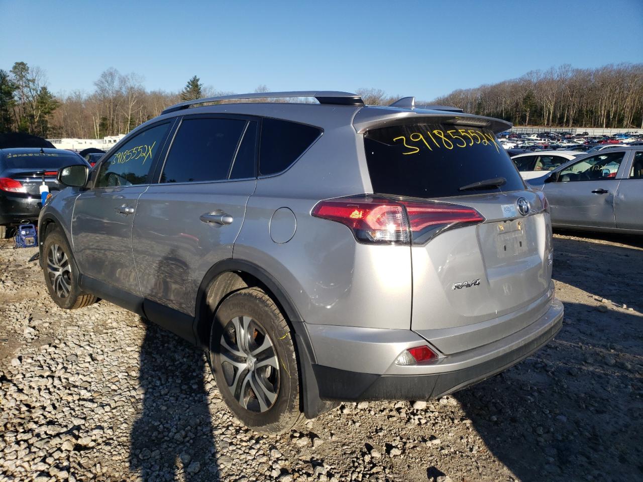 Photo 3 from auction – 2016 TOYOTA RAV4 LE with VIN 2T3BFREV2GW533828