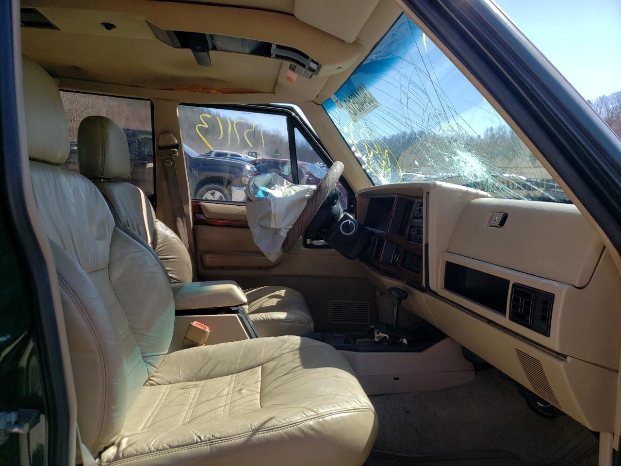 Photo 5 from auction – 1995 JEEP CHEROKEE C with VIN 1J4FJ78SXSL641027