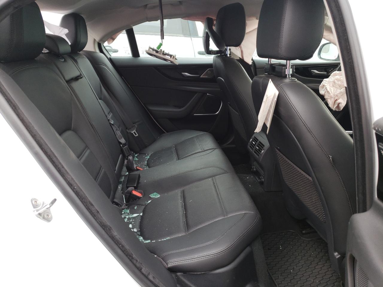 Photo 6 from auction – 2020 JAGUAR XE S with VIN SAJAJ4FX9LCP64057