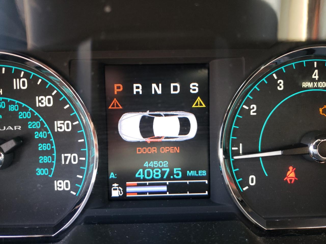 Photo 8 from auction – 2014 JAGUAR XF with VIN SAJWJ0EF5E8U09335