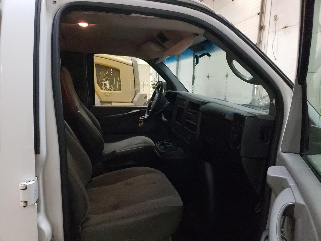Photo 5 from auction – 2008 CHEVROLET EXPRESS G1 with VIN 1GNFG154781155651