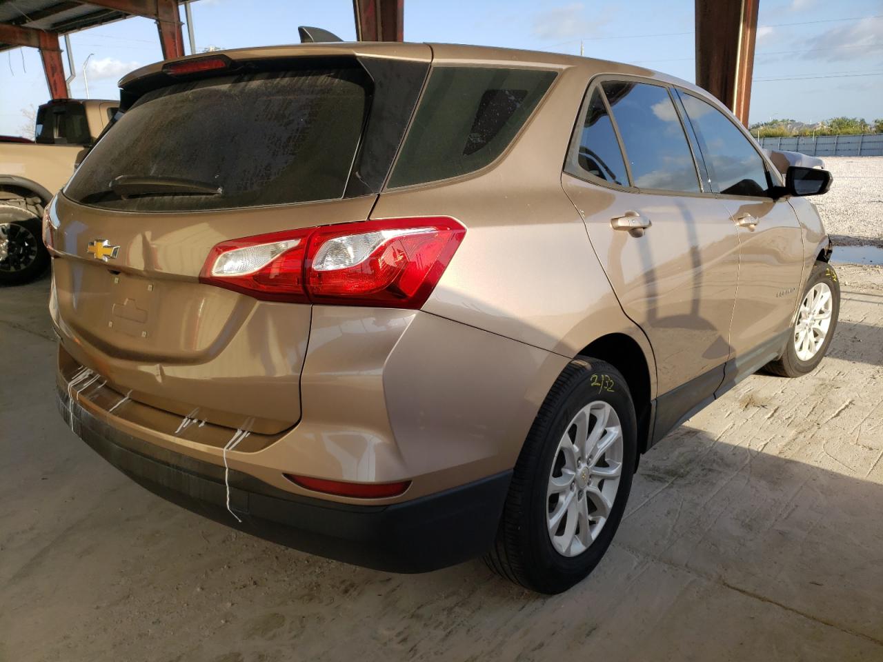 Photo 4 from auction – 2019 CHEVROLET EQUINOX LS with VIN 2GNAXHEV9K6139001