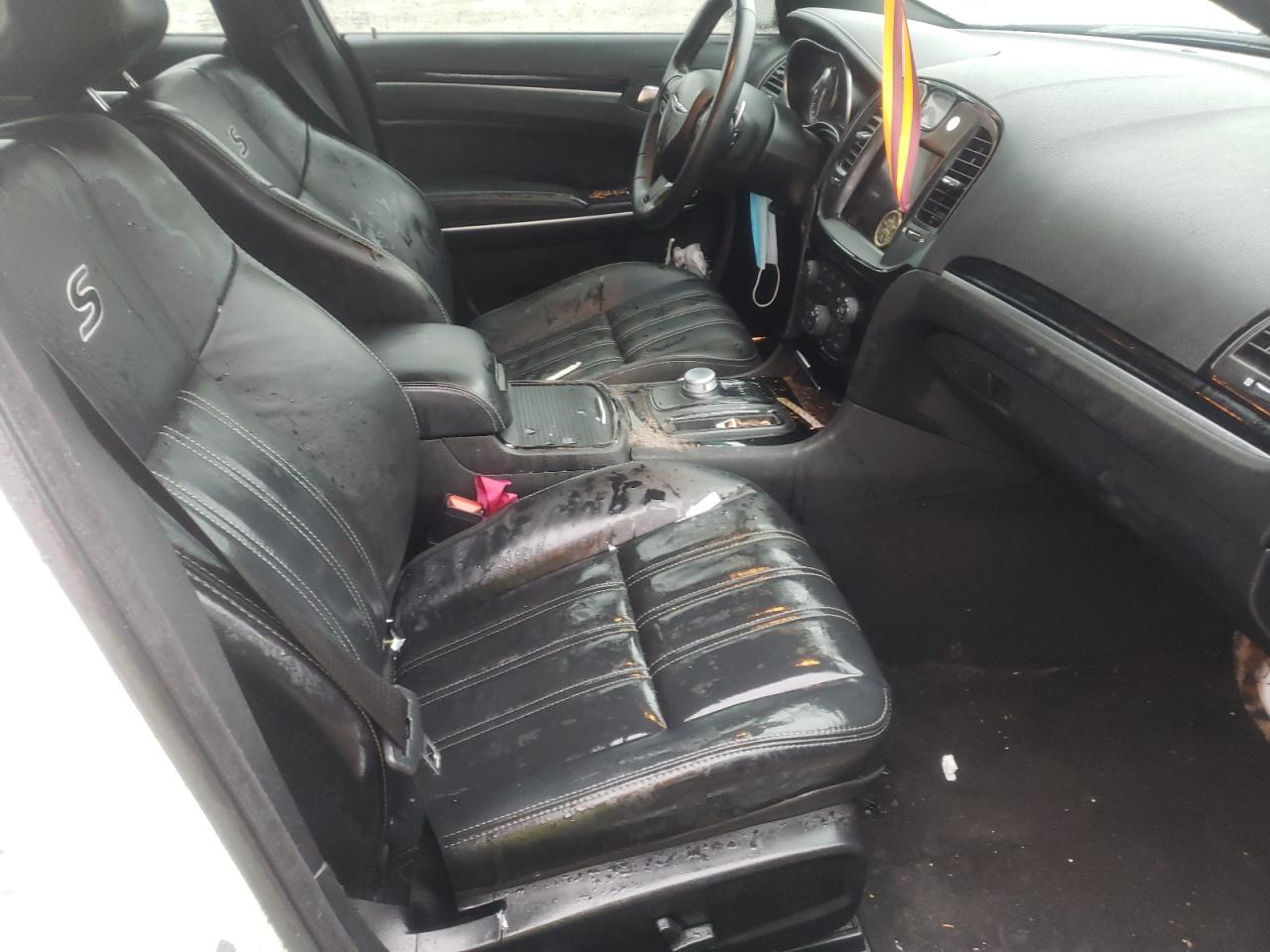 Photo 5 from auction – 2021 CHRYSLER 300 S with VIN 2C3CCABG0MH546033