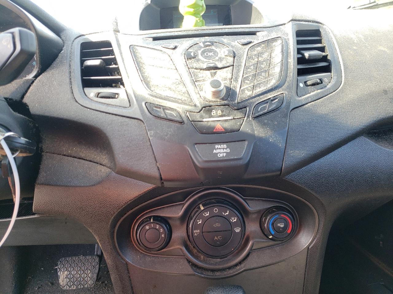 Photo 9 from auction – 2016 FORD FIESTA S with VIN 3FADP4AJ3GM203084