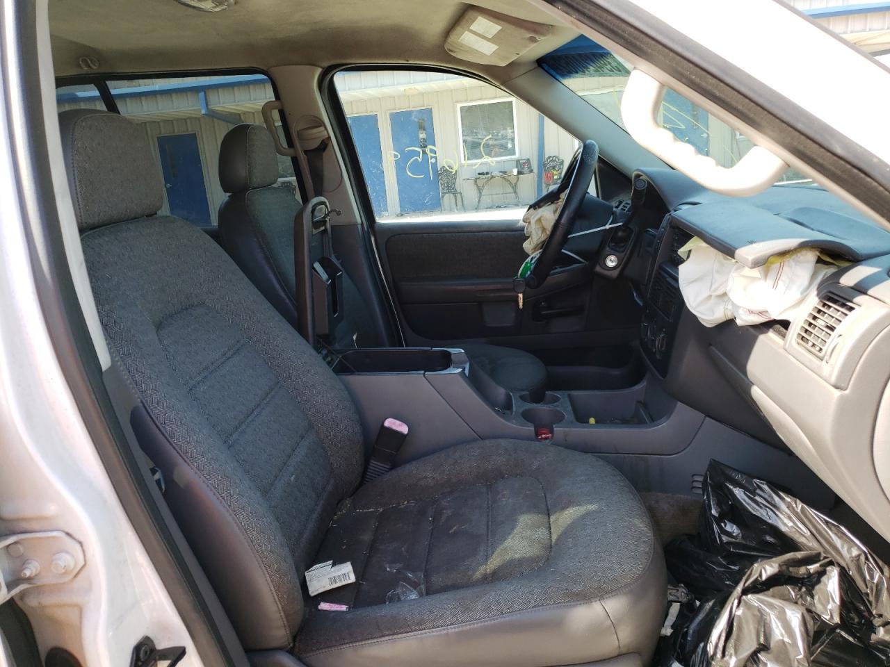 Photo 5 from auction – 2002 FORD EXPLORER X with VIN 1FMZU72E42UC86648