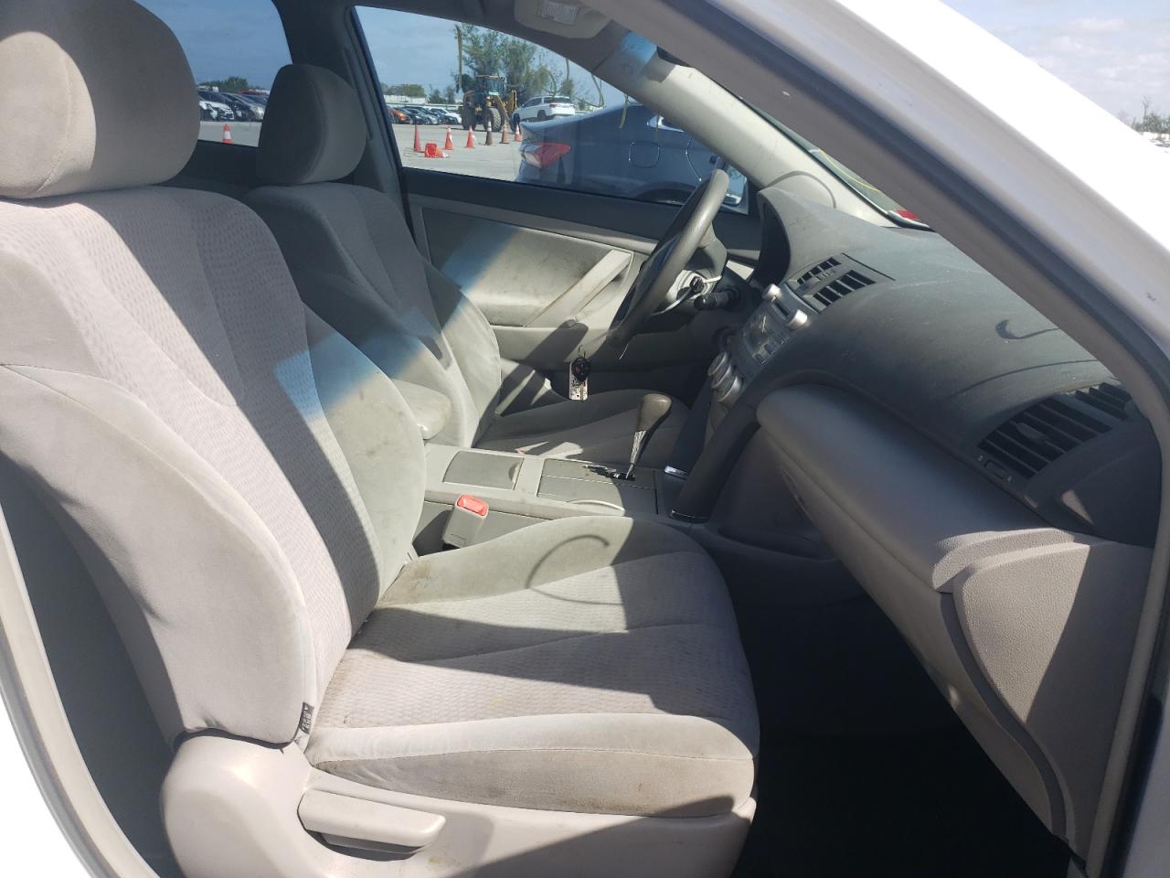 Photo 5 from auction – 2011 TOYOTA CAMRY BASE with VIN 4T1BF3EK7BU637834